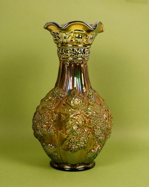 Vintage Carnival Green Glass Vase | Imperial Glass Loganberry | Mid-century Collectible