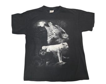 Gildan Wolf Howling at Moon Graphic T-Shirt Black Cotton Unisex