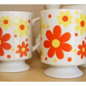 Set of Two Orange and Yellow Daisy Mugs image 2