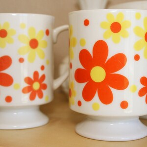 Set of Two Orange and Yellow Daisy Mugs image 5