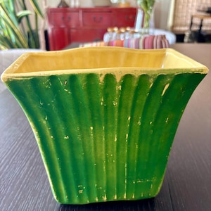 Vintage Emerald Green Fluted Ceramic Flower Pot - Cottagecore Vase
