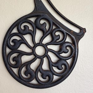 Vintage black wrought iron trivet/decorative black iron wall trivet/kitchen trivet/antique black iron trivet/vintage kitchen/