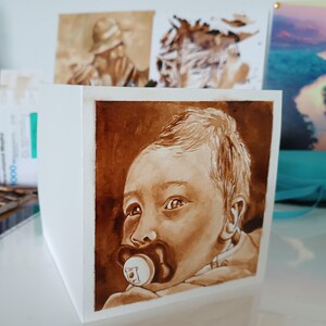 Carte personnalisée peinte à la main. Portrait au café. Idée cadeau unique pour Anniversaire, naissance, hommage