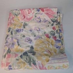 Vintage Fieldcrest Floral Valance, 50/50 Cotton/Polyester,