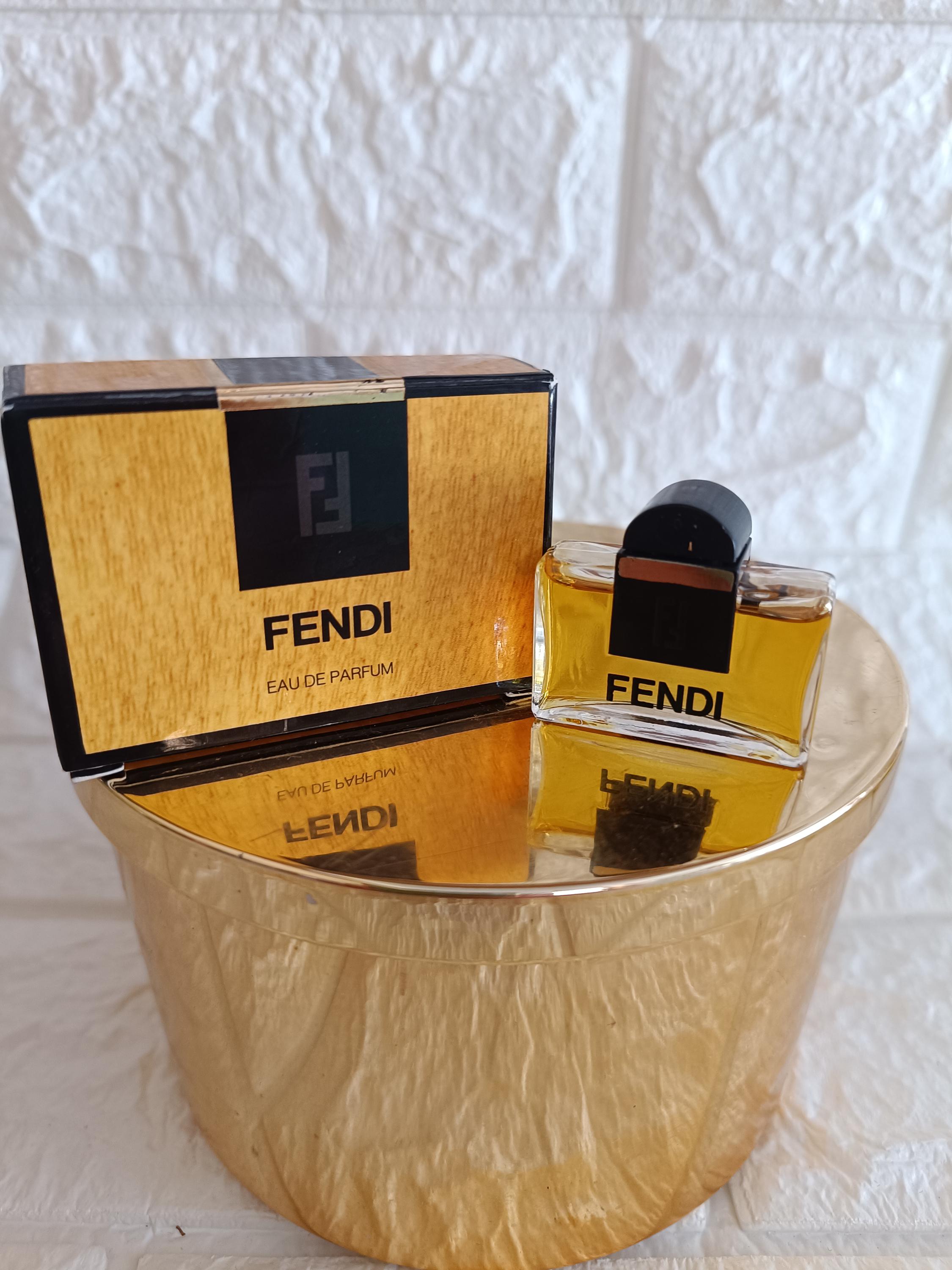 【未開封品】 ファンディ フェンディ 75ml オードパルファム フェンディ FENDI オードパルファム 香水 ミニボトル - メルカリ
