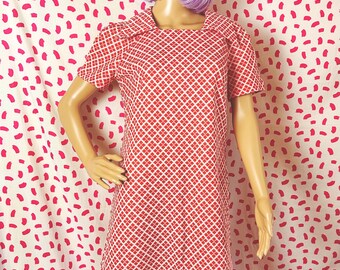 Vintage 1960’s Red and White Polyester Collared Shift Dress Mod