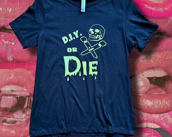 DIY or Die T Shirt Black Bella Canvas Médium Upcycled Second Hand Tee Shirt Hitatchi Wands Funny Punk