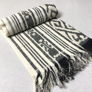 Fabric ikat 120x220cm, Blanket Indonesian ikat ethnic fabric, Traditional Indonesian Fabric, Handwoven Sumba Ikat Textile, Boho Home Decor