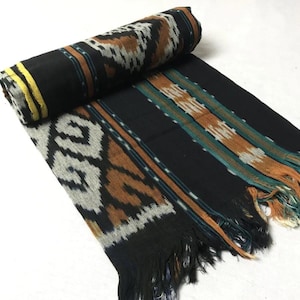 Tessuto Sumba Ikat tessuto a mano: decorazione boho in cotone indonesiano (120 x 240 cm