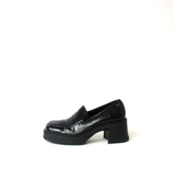 chunky heel loafers 90s