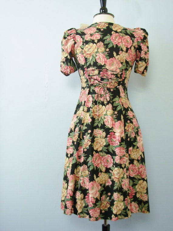 80's floral button up dress with puffy sleeves, w… - image 2