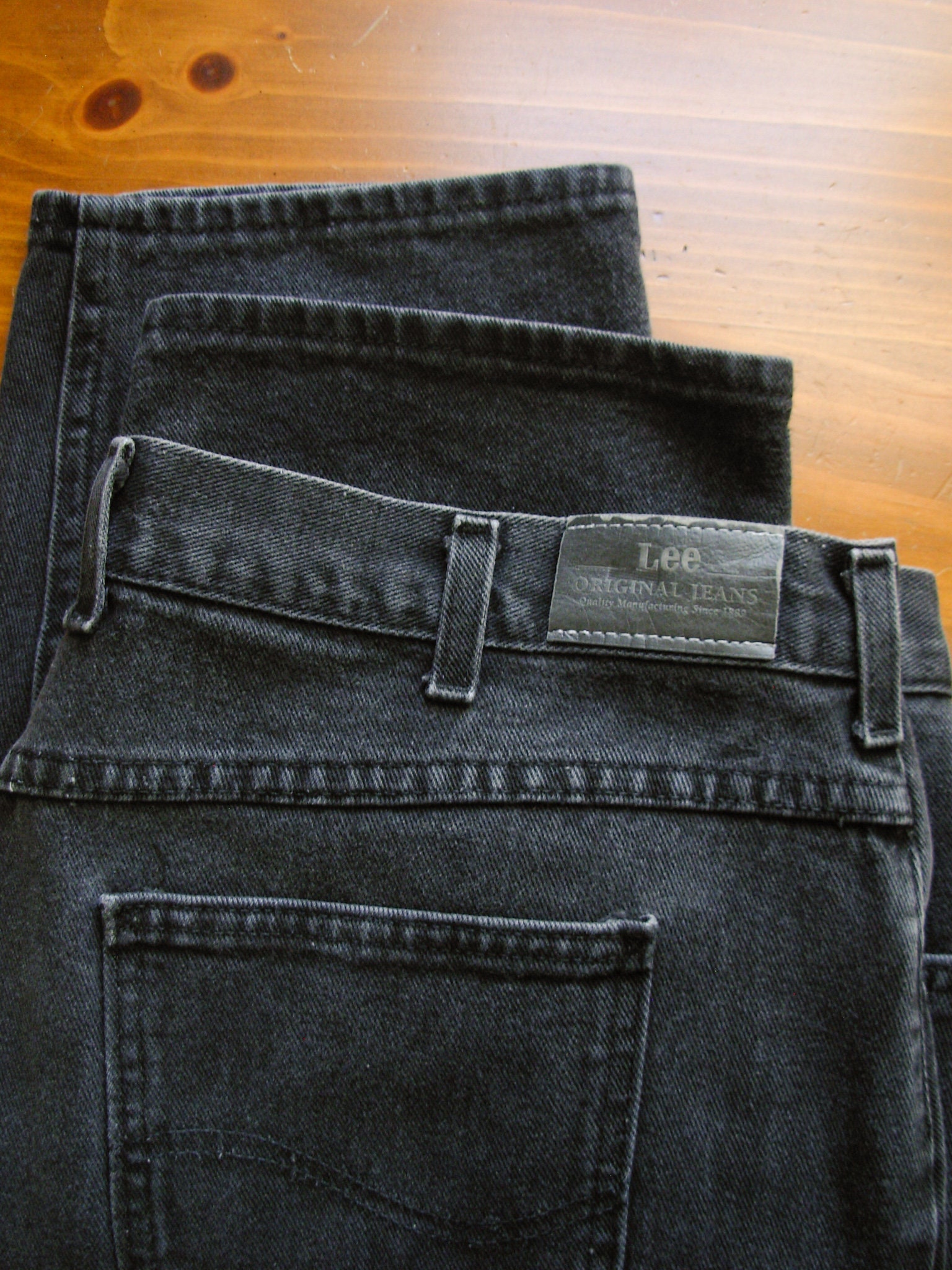 High Waisted Jeans With Tapered Leg 