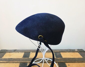 1960 Paris Boutique navy blue fur felt driving hat