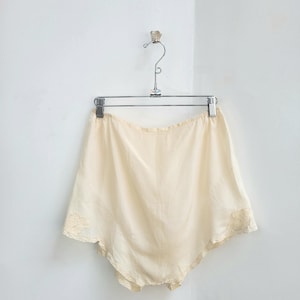 1930 silk lingerie ivory tap shorts, small