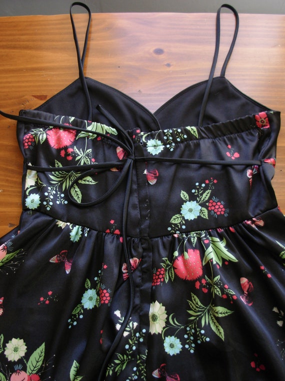Y2K black floral babydoll mini dress, women's sma… - image 5