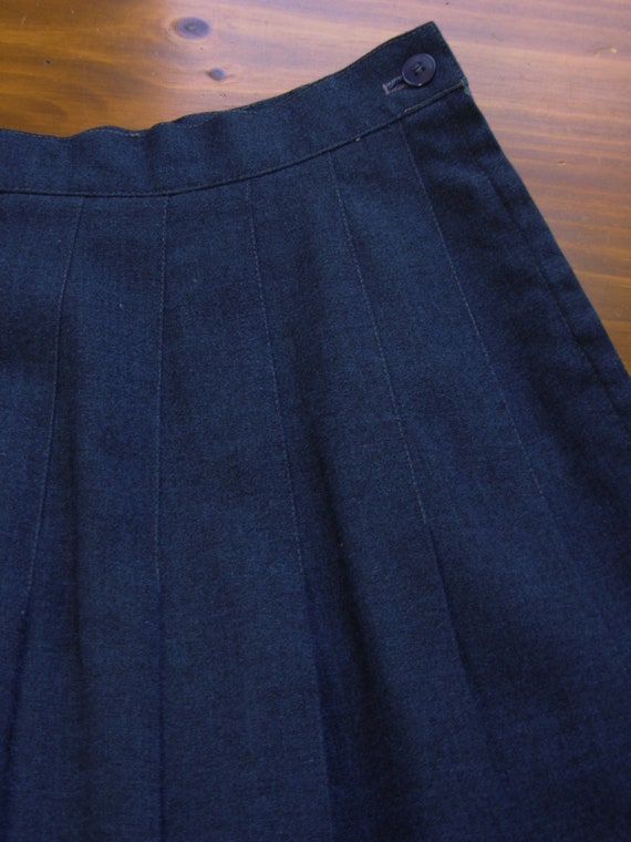 80's blue pleated midi skirt, women's small - image 4