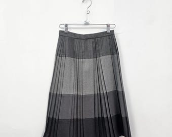 1970 grey pleated skirt, xs