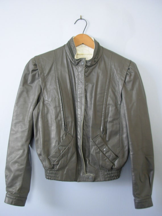 70's grey leather cropped jacket, women's medium … - image 5