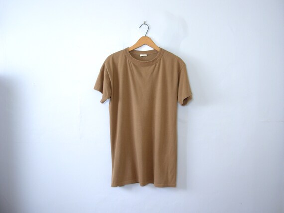 beige plain t shirt