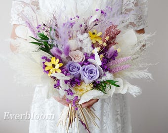 Buquês de noiva/madrinhas, rosas em conserva de lavanda e flores de capim-dos-pampas branco, flores secas à mão, decoração de flores feita à mão