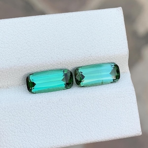Par de turmalinas verdes de 3,80 ct – Gemas sueltas a juego con talla cojín escalonada natural para pendientes o joyería personalizada.