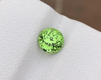 Vivid Green Peridot: 1.30 ct Round Cut Gemstone, Mansehra Pakistan