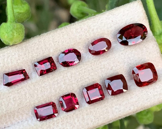 Natural Red Garnet Lot – 13.70 Carats – Mixed Cut Loose Gemstones