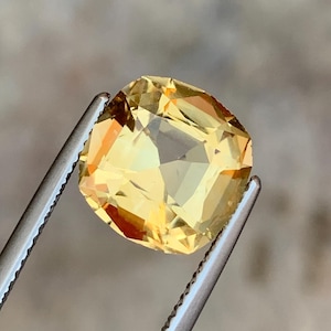 Natural Citrine Gemstone – 4.95 Carats | Golden-Yellow Cushion Cut | VS1 Clarity | 11.5mm x 11.5mm | Loose Gem for Custom Jewelry