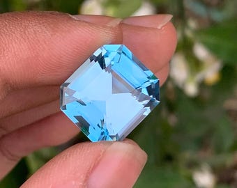 23.40ct Swiss Blue Topaz – Emerald Cut Gemstone (17.2 x 15.2 x 10 mm)