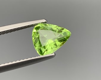 Vivid Green Trillion Cut Peridot | 1.80 Carat Loose Gemstone