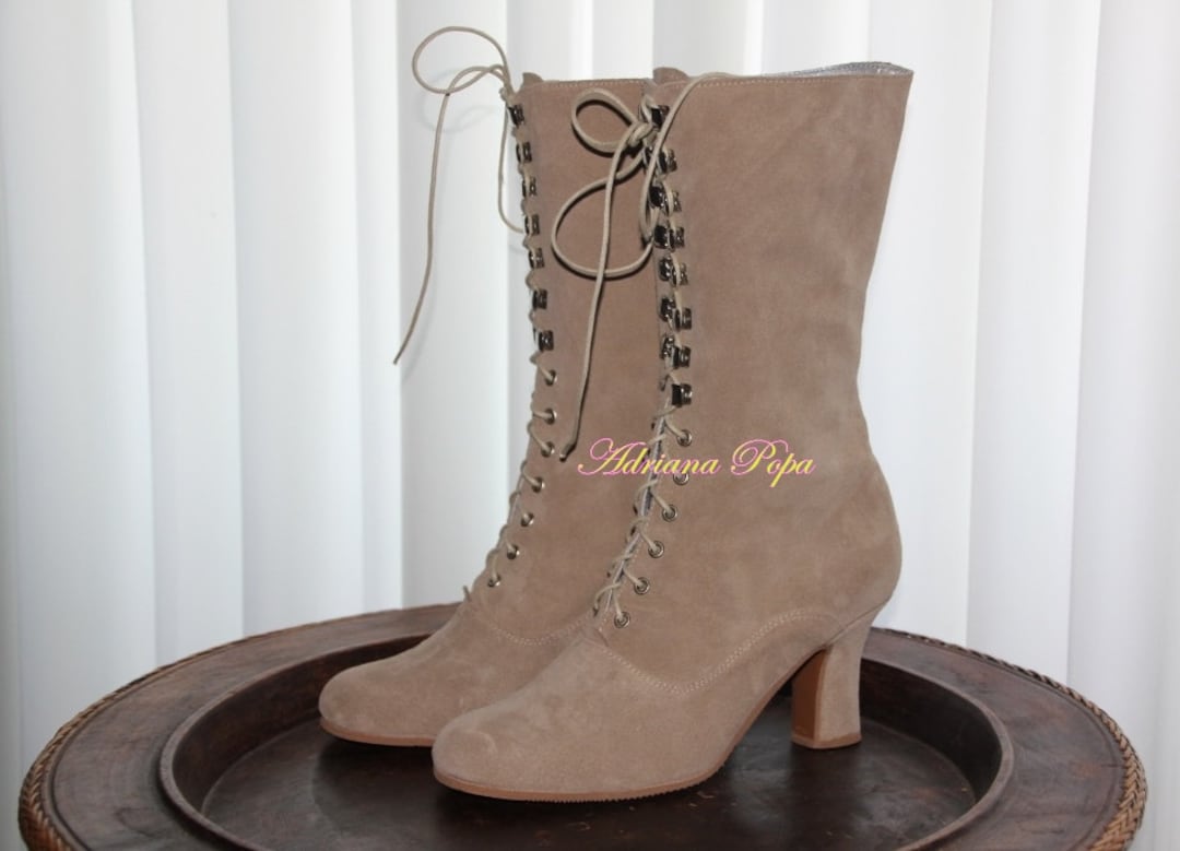 Vintage leather light beige strap boots ♡