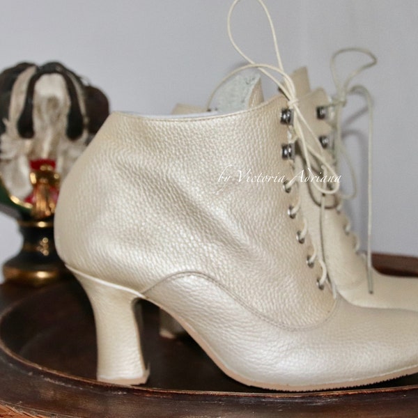 Bridal shoes , Ivory Boots , Victorian Boots , Of White Boots , Leather Boots , Victorian Wedding Boots , 1900 style Shoes Ivory Ankle Boots