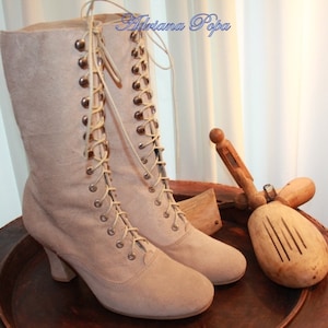 Botas de couro de camurça marfim cru , Botas vitorianas , Botas de amarrar em marfim cremoso , Botas champanhe , Botas de noiva , Sapatos estilo anos 1900 , Noiva