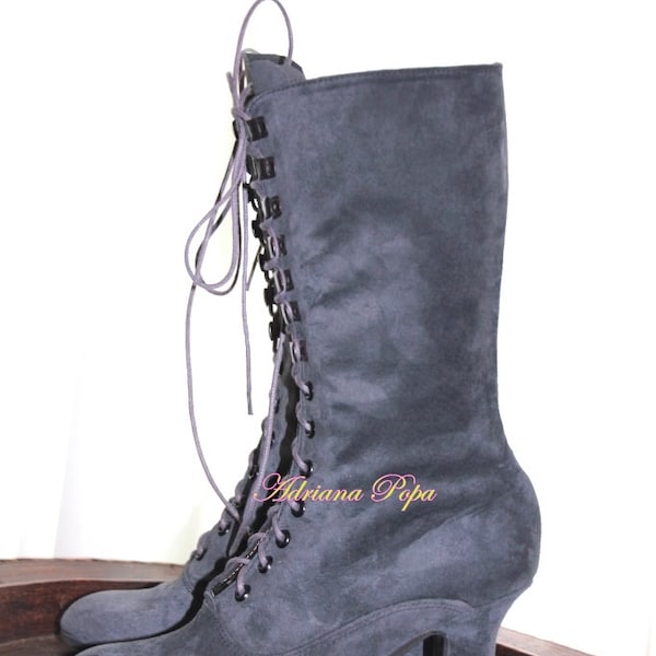Stivali in pelle scamosciata grigia, stivali vittoriani grigi, stivali Regency, stivali edoardiani, stivali da nonna, stivaletti con lacci, stivali da nonna, stivali Boho, scarpe personalizzate