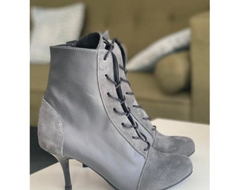 Enkellaarzen, grijze leren laarzen, Victoriaanse laarzen, oma laarzen, danslaarzen, op maat gemaakte schoenen, laarzen in 1920-stijl, retro laarzen