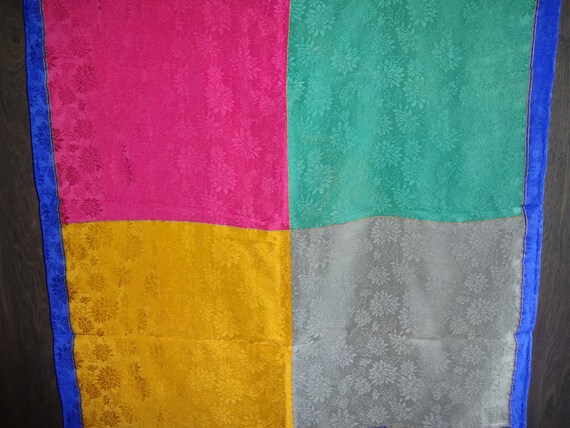 Vintage Womens Albert Nipon Scarf Squares 30" Flo… - image 1