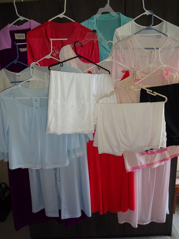 19 Piece Vintage 60s 70s 80s Lot Slips Nightgowns