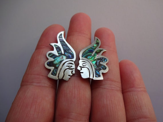 Vintage Screwback Earrings Indians Heads Headdress