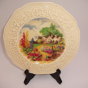 Vintage Crown Ducal Gainsborough Garden Salad Plate Flowers 7-3/4&quot; England
