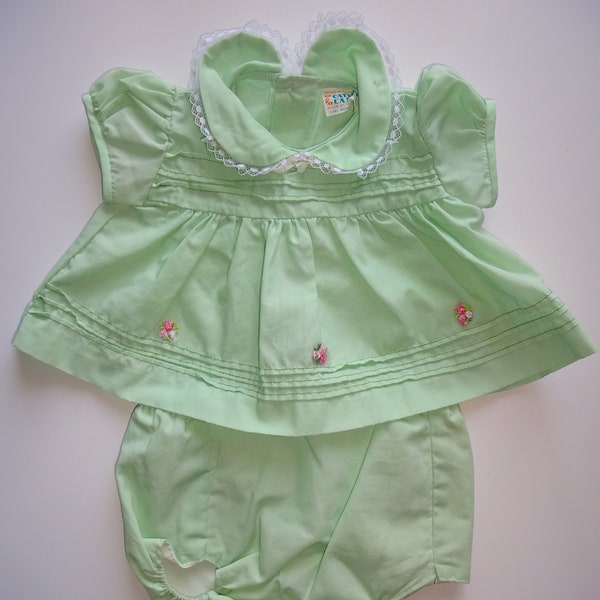 2-Piece Vintage Green Catton Candy Baby Girl Outfit Set Bloomers Diaper Cover