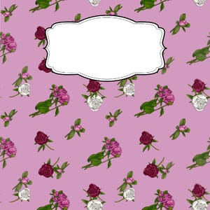 Könnte beinhalten: Ein Notizbuchumschlag mit rosa Hintergrund und einem Blumenmuster aus roten, weißen und rosa Pfingstrosen mit grünen Blättern. Ein weißes, verziertes, leeres Etikett befindet sich in der Mitte.