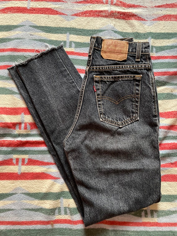 Levi's black wash acid gray mom jeans sz 25