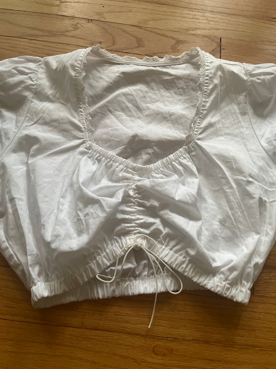 white cotton dirndl crop top with lace trim small… - image 5