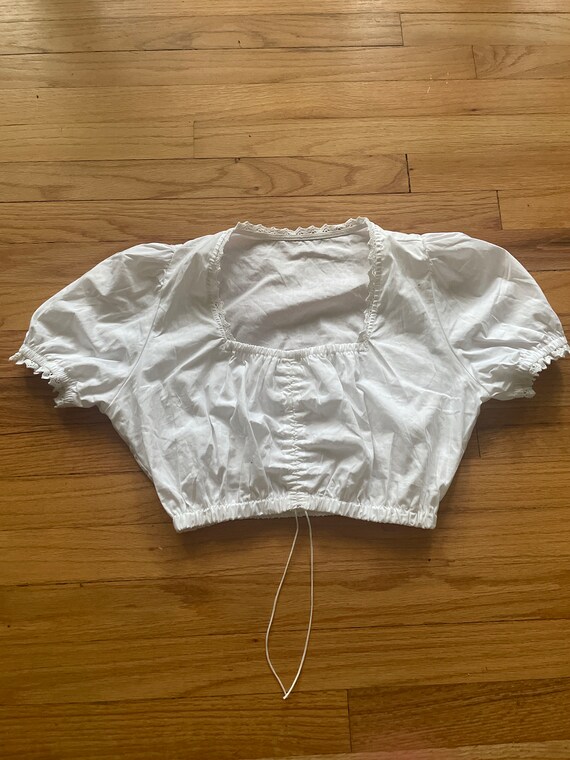white cotton dirndl crop top with lace trim small… - image 4