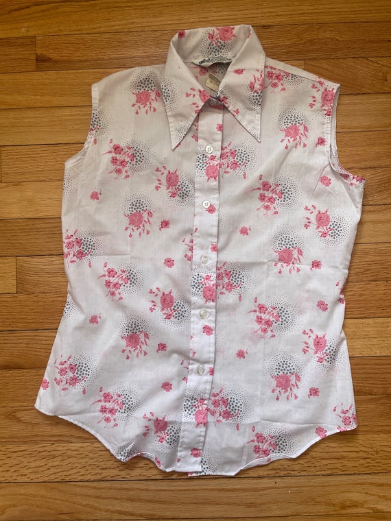 1960s pink and gray floral sleeveless blouse - image 5