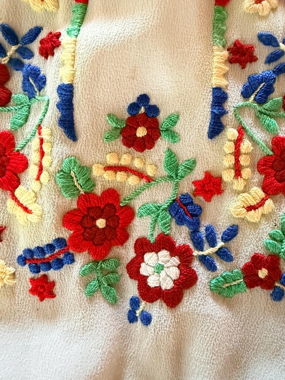 1930s Hungarian floral embroidered folk smocked b… - image 9