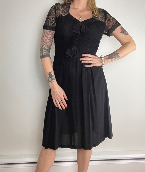 1930s black dress with lace and bows size small 3… - image 7