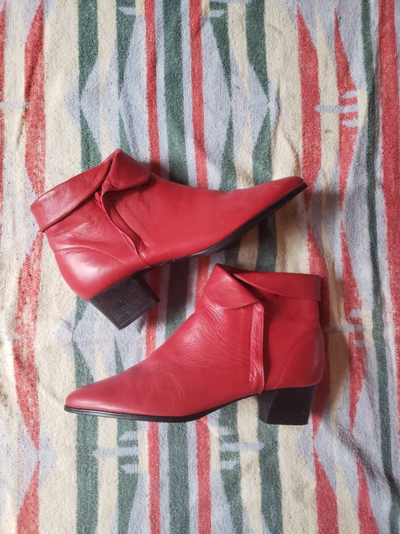 Cherry red ankle bootie 80s sz 8
