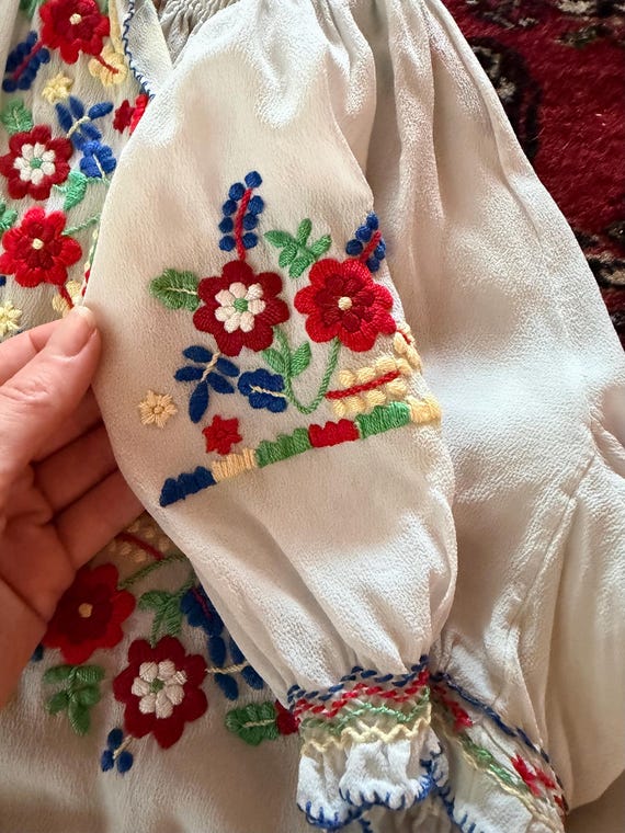 1930s Hungarian floral embroidered folk smocked b… - image 6