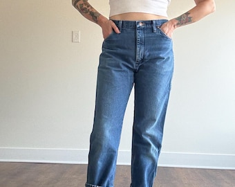 1990s straight leg Wrangler mid wash blue jeans 31 x 34 90s